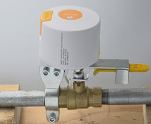 Load and play video in Gallery viewer, ZW854 LR 800 Series Z-Wave Plus Water Valve Actuator
